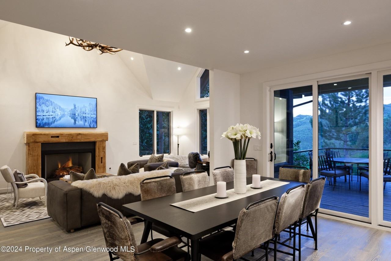 400 Medicine Bow Rd - Photo 7 of 36