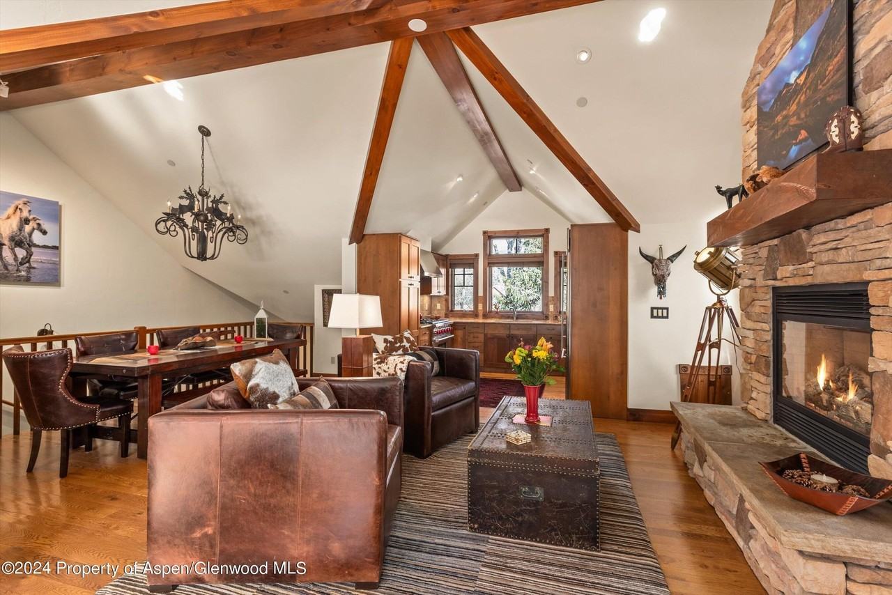 503 West Main Street #B202 - Photo 6 of 19