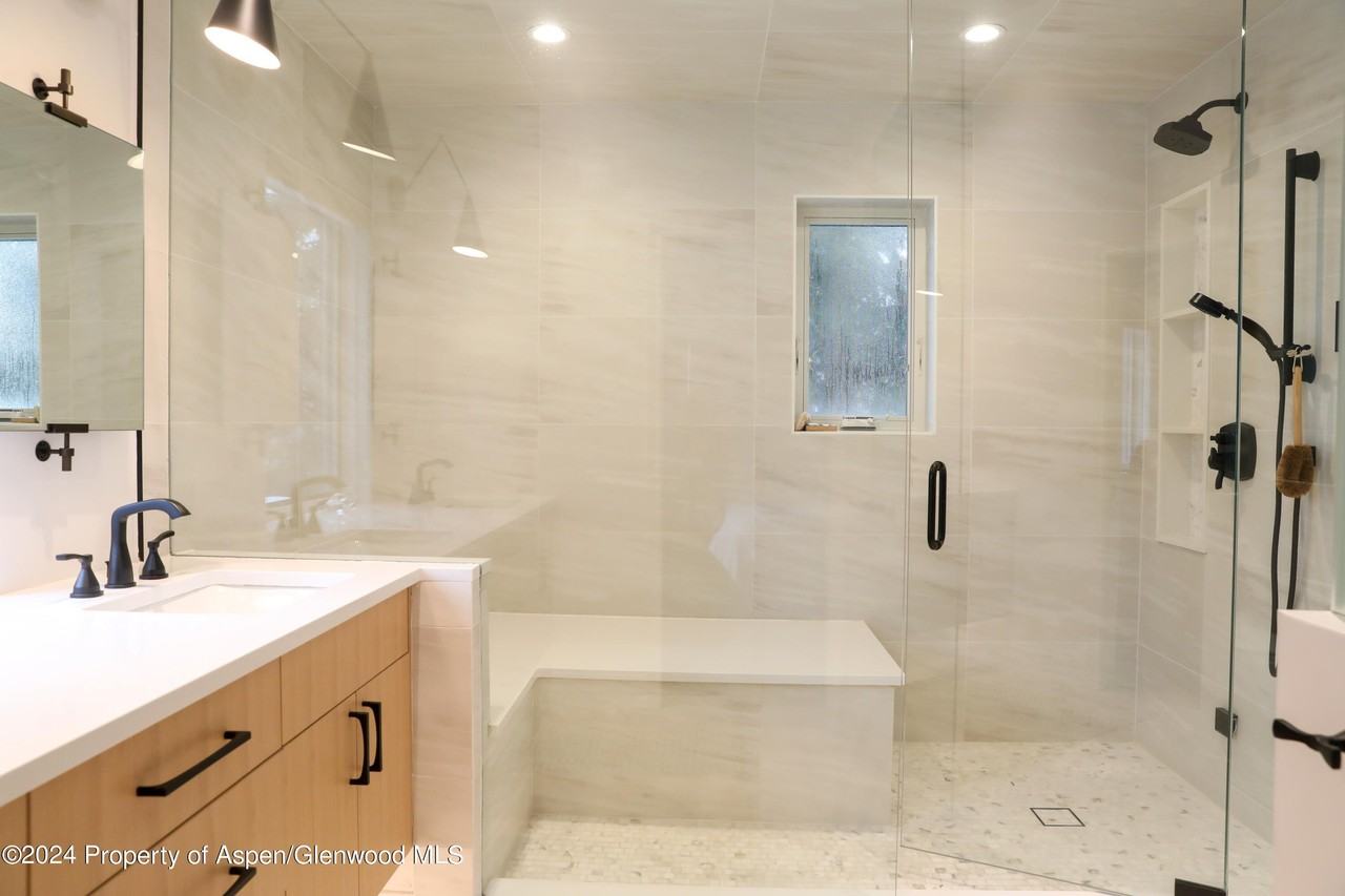 364 Summerset Way - Photo 5 of 17