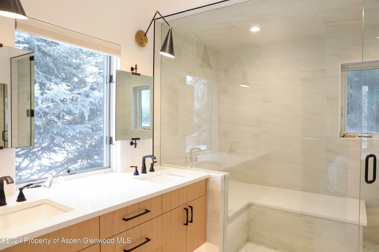 364 Summerset Way - Photo 6 of 17