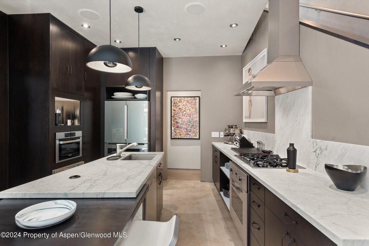 1180 Dale Avenue - Photo 4 of 30