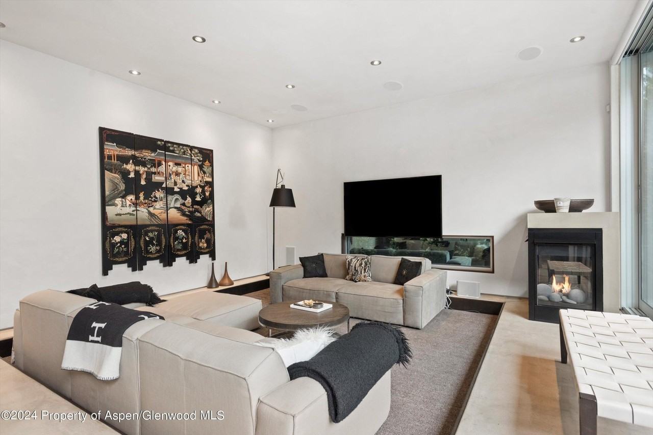 1180 Dale Avenue - Photo 7 of 30