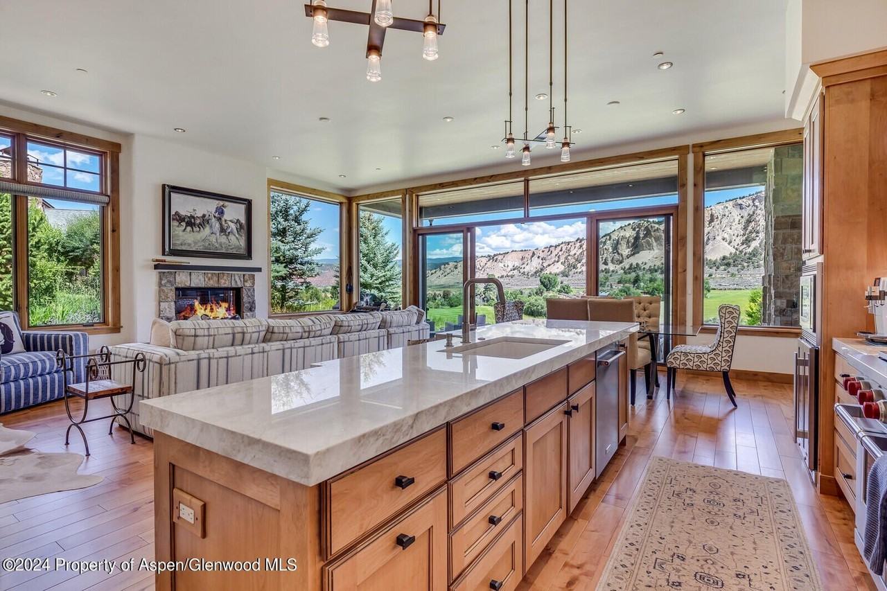 138 Club Lodge Dr - Photo 5 of 50