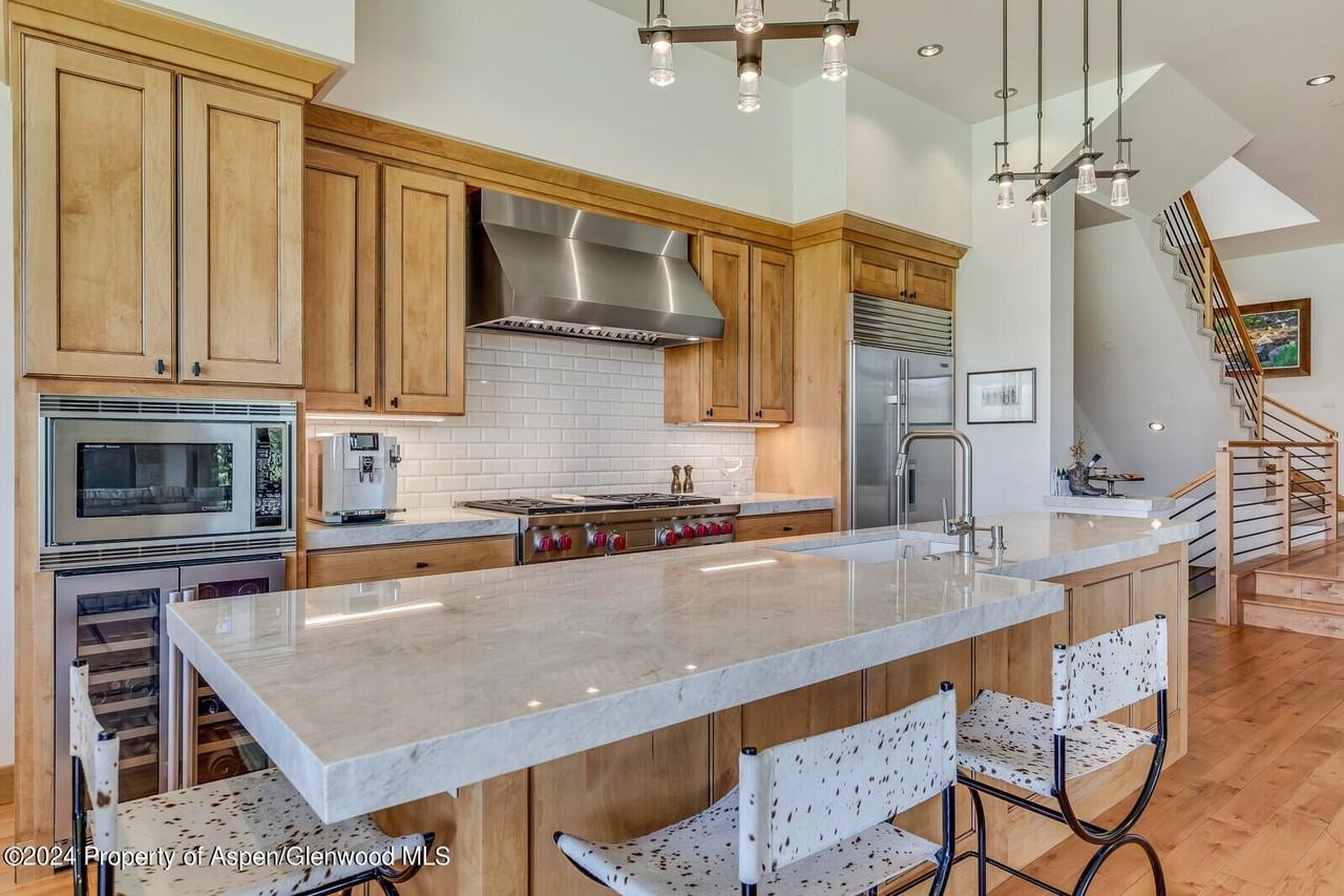 138 Club Lodge Dr - Photo 7 of 50