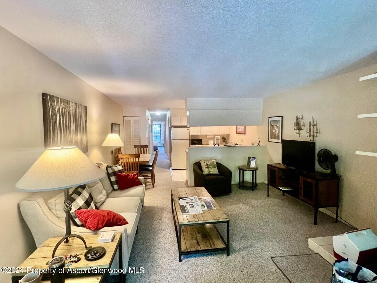 210 E Cooper Ave Unit 2d #2D