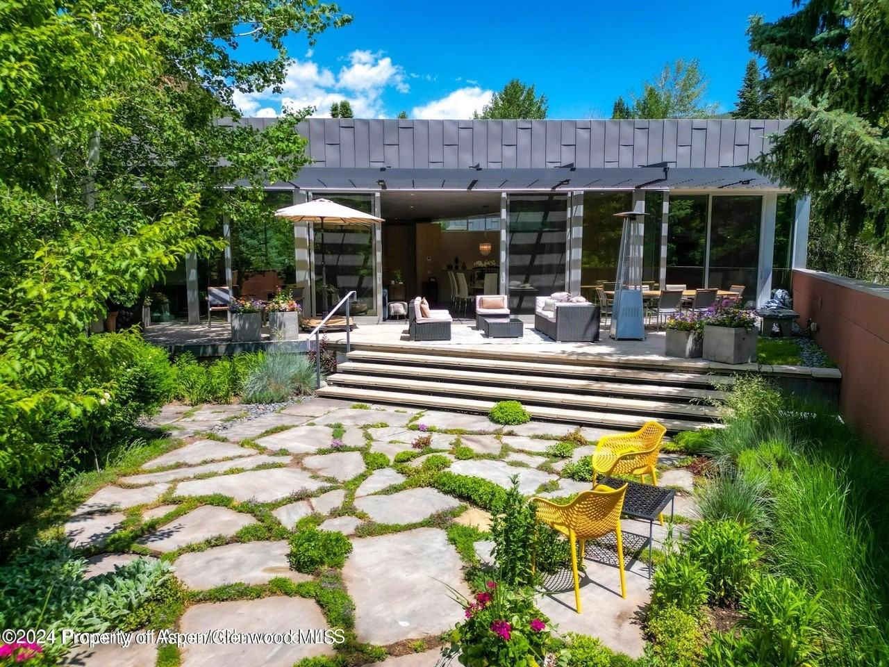 1015 Cemetery Ln - Photo 2 of 46