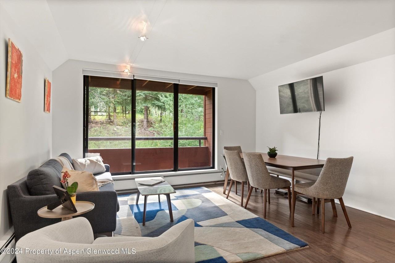 1326 Vine St Unit 1326 #1326 - Photo 2 of 16