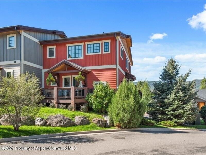 111 Juniper Trl - Photo 2 of 32