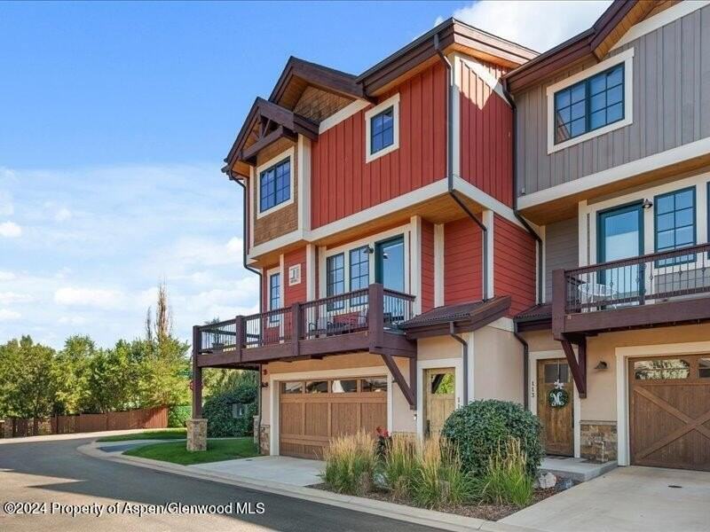 111 Juniper Trl - Photo 3 of 32