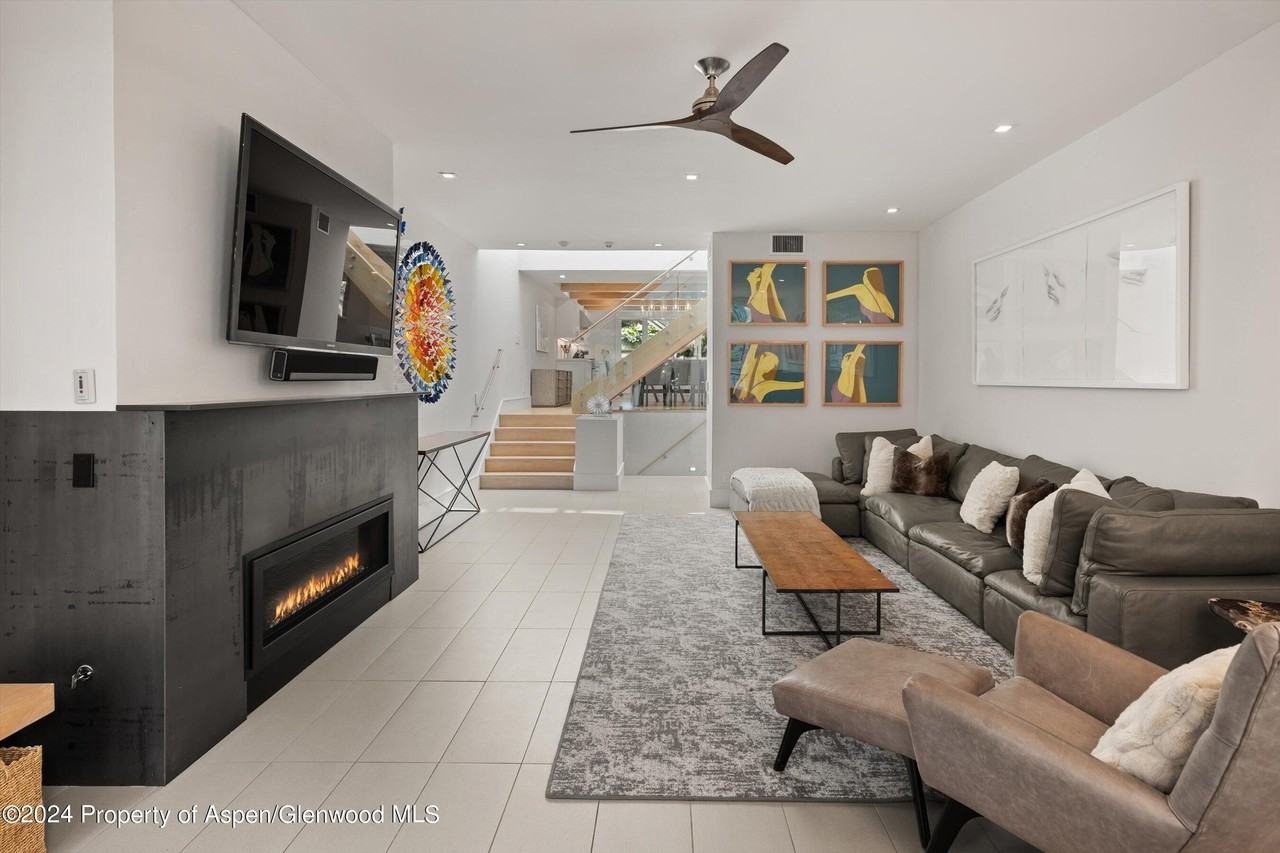 812 E Cooper Ave - Photo 2 of 41