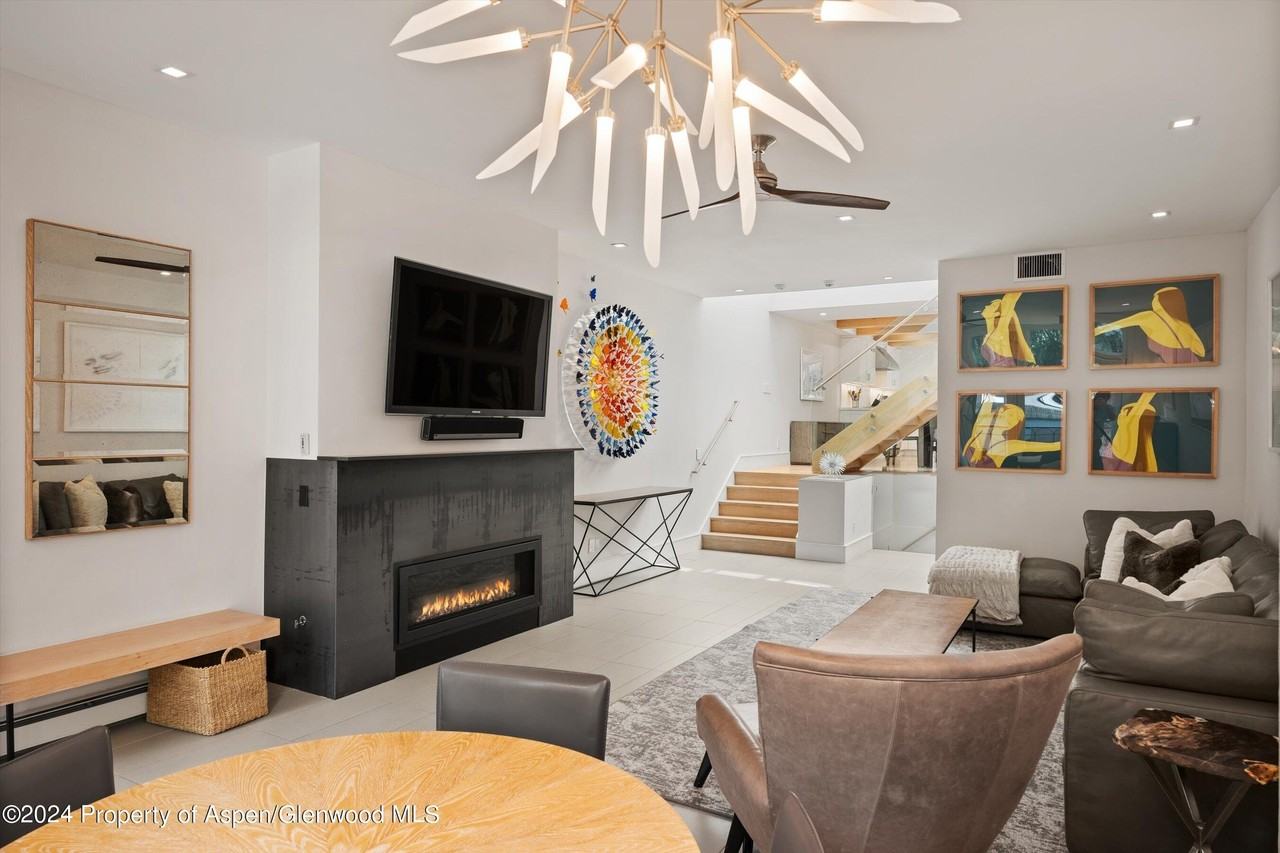 812 E Cooper Ave - Photo 3 of 41