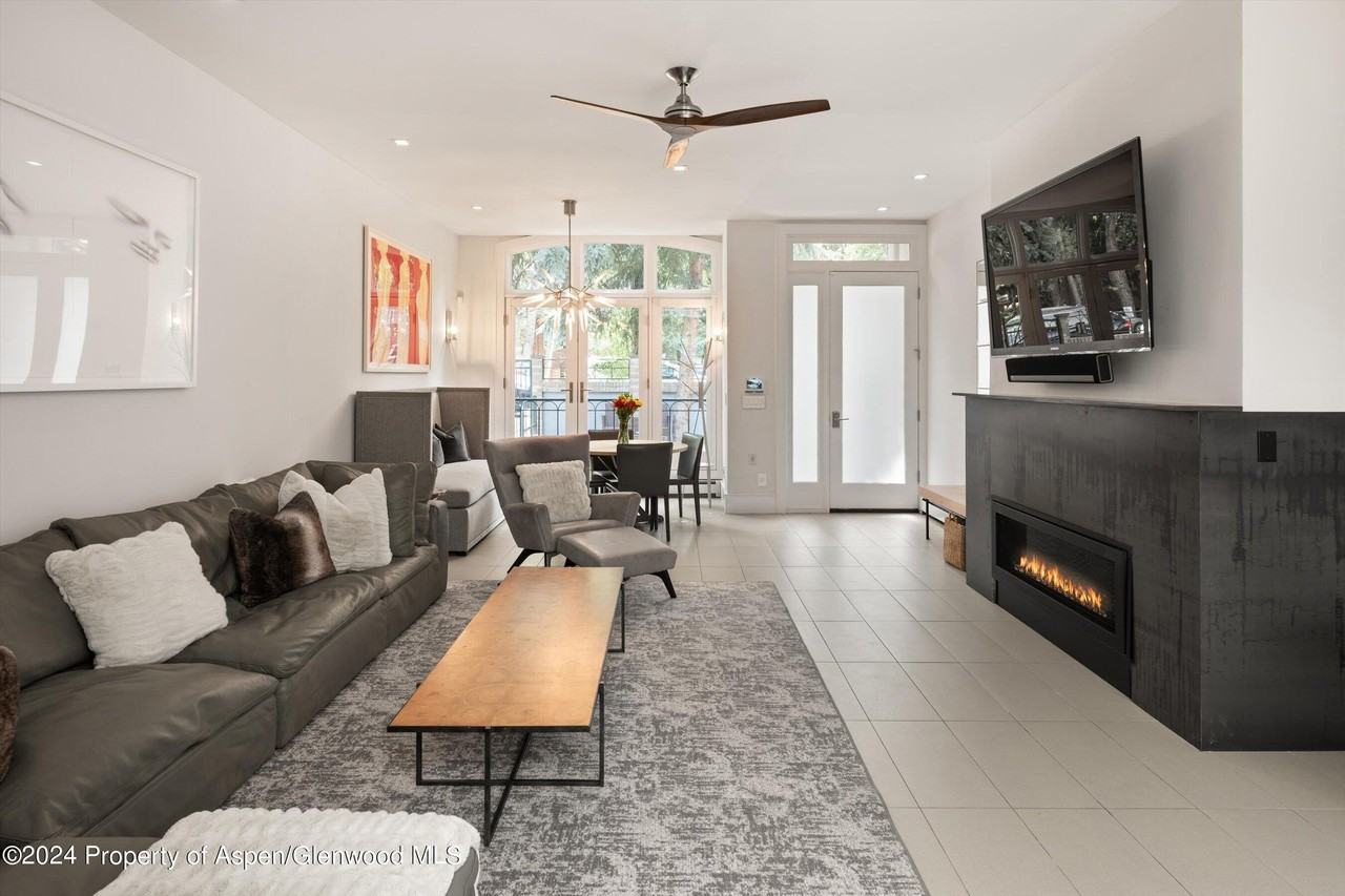 812 E Cooper Ave - Photo 4 of 41