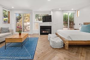 featured image of 819 E Hyman Ave Apt 3 #3