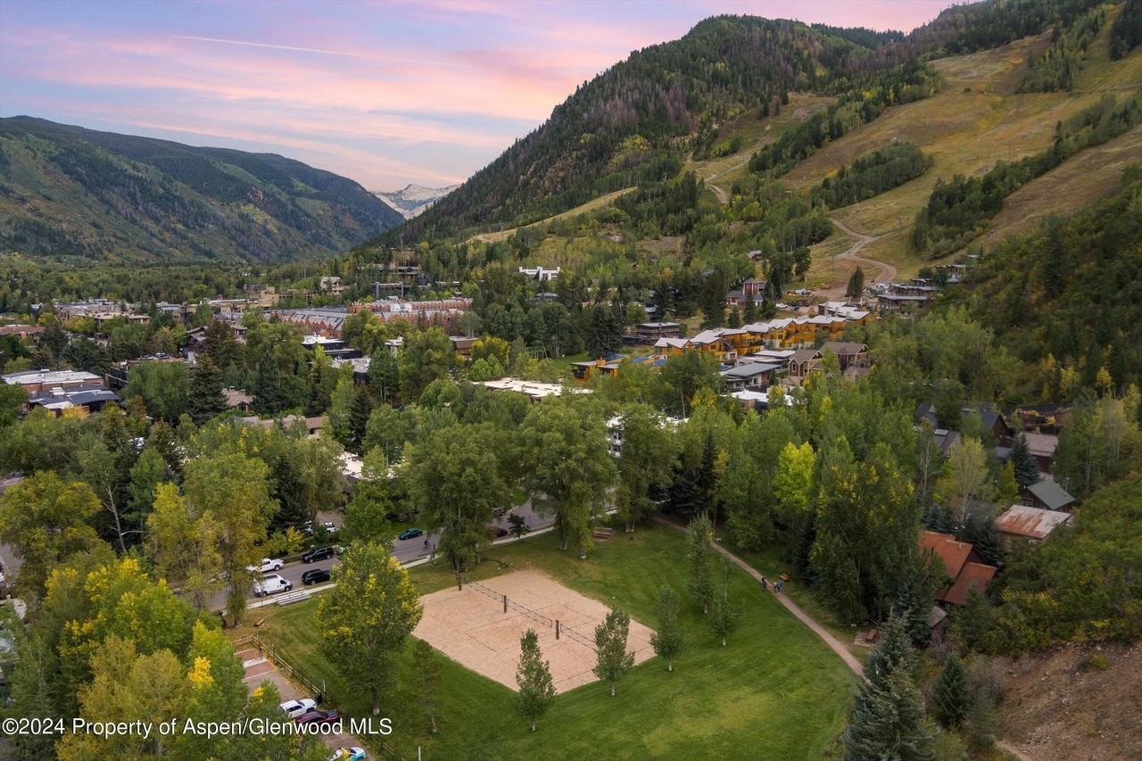 124 E Durant Ave Apt 10 #10 - Photo 4 of 18