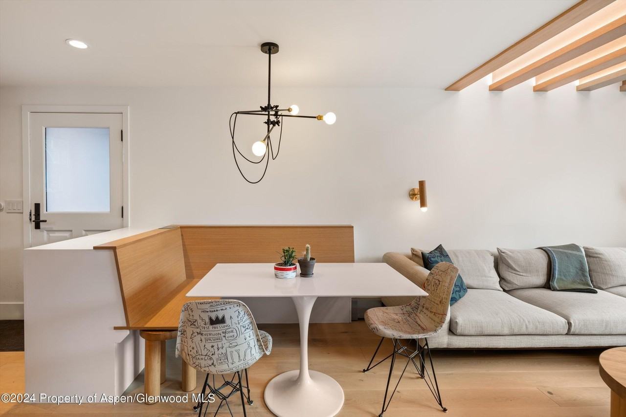 331 West Main Street #B - Photo 5 of 21