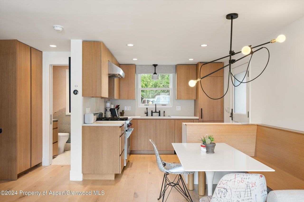 331 West Main Street #B - Photo 6 of 21