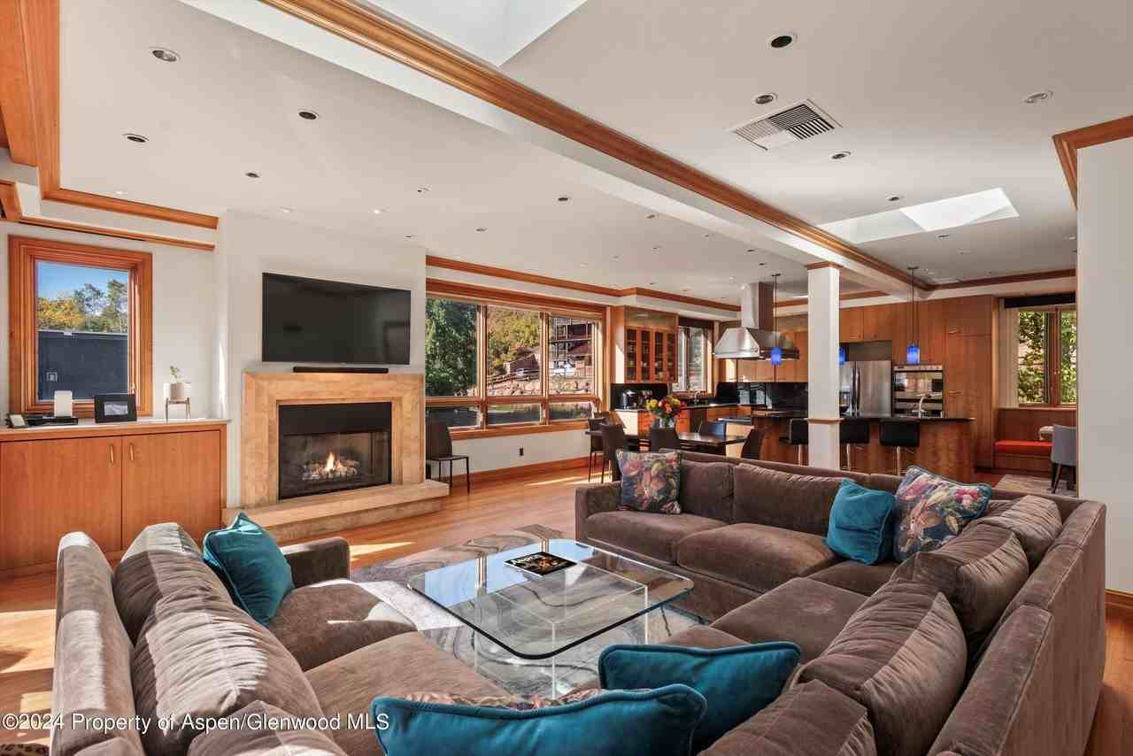 1085 Cemetery Ln Unit A #A - Photo 3 of 28