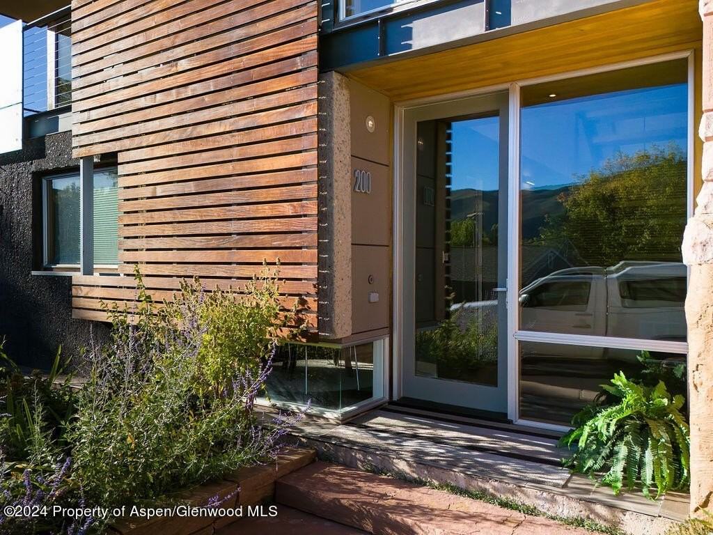 200 E Homestead Dr - Photo 2 of 23