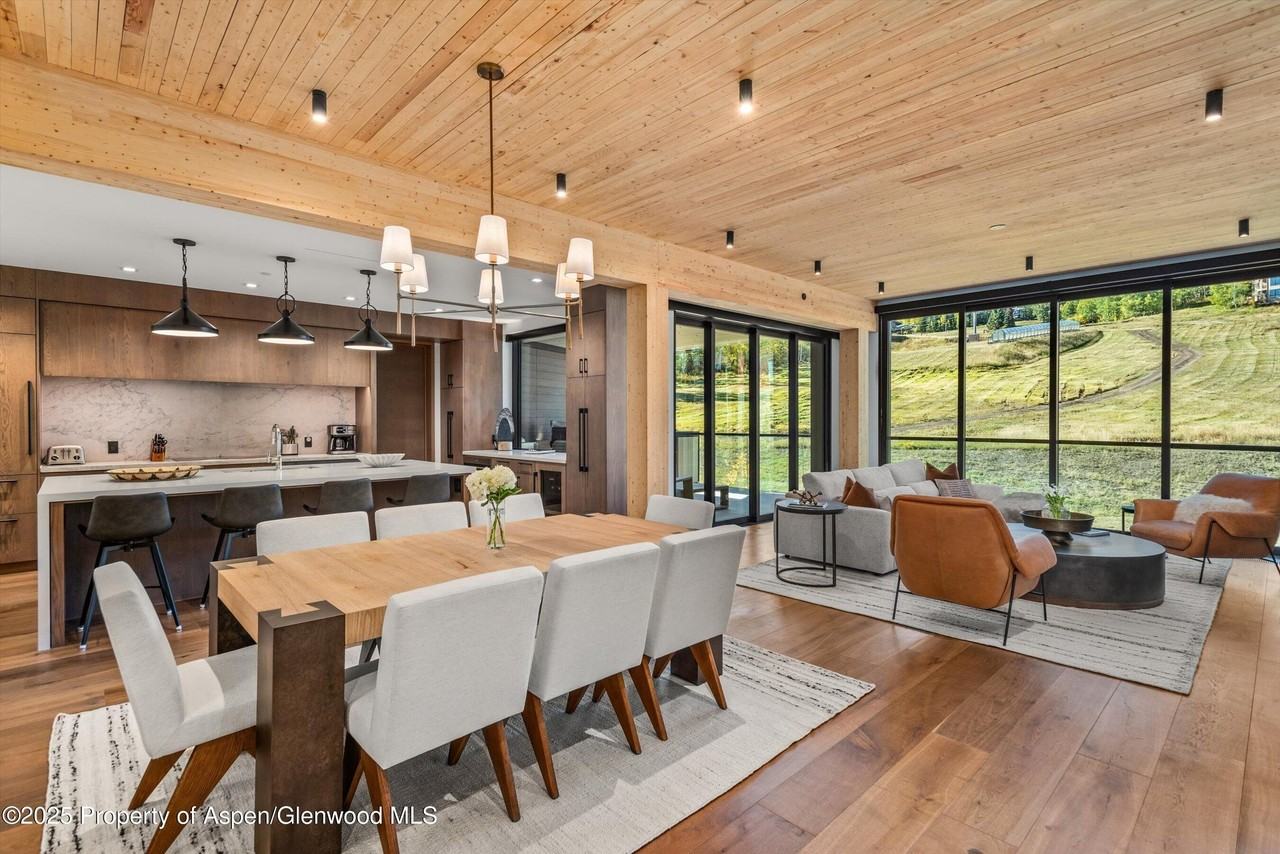 180 Wood Rd Unit 404 #404 - Photo 2 of 50