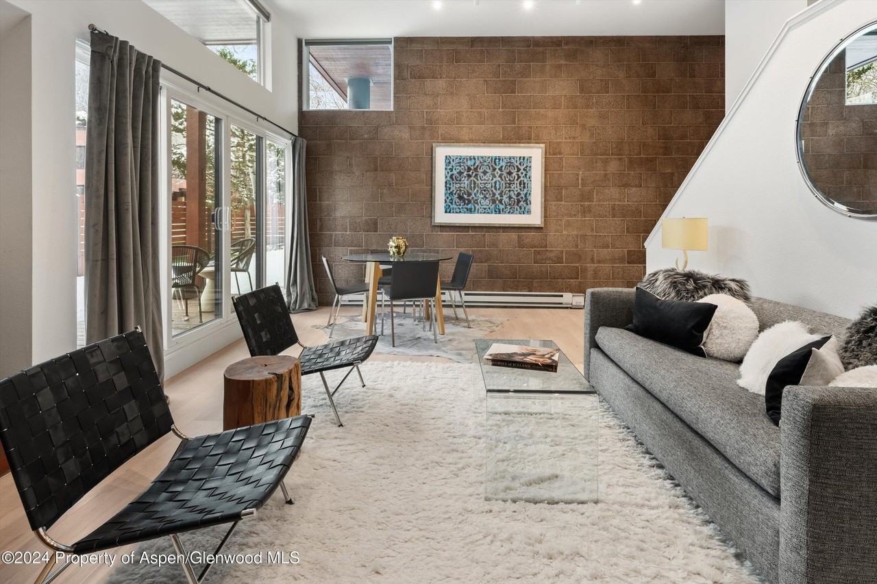 311 South Aspen Street #2 - Photo 4 of 21