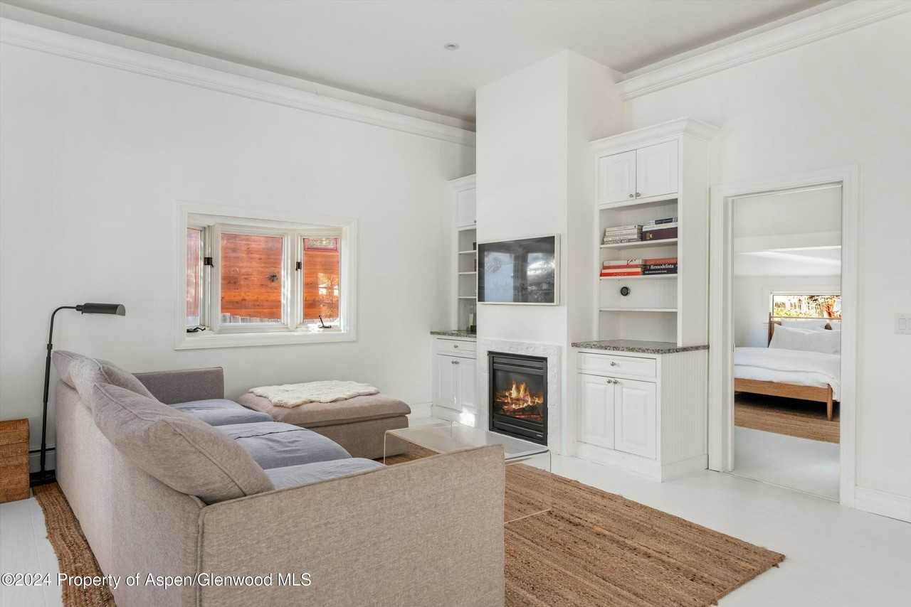 120 E Sopris Dr - Photo 6 of 30