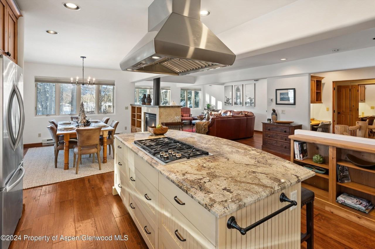 825 Cemetery Ln Unit 2 #2 - Photo 6 of 47