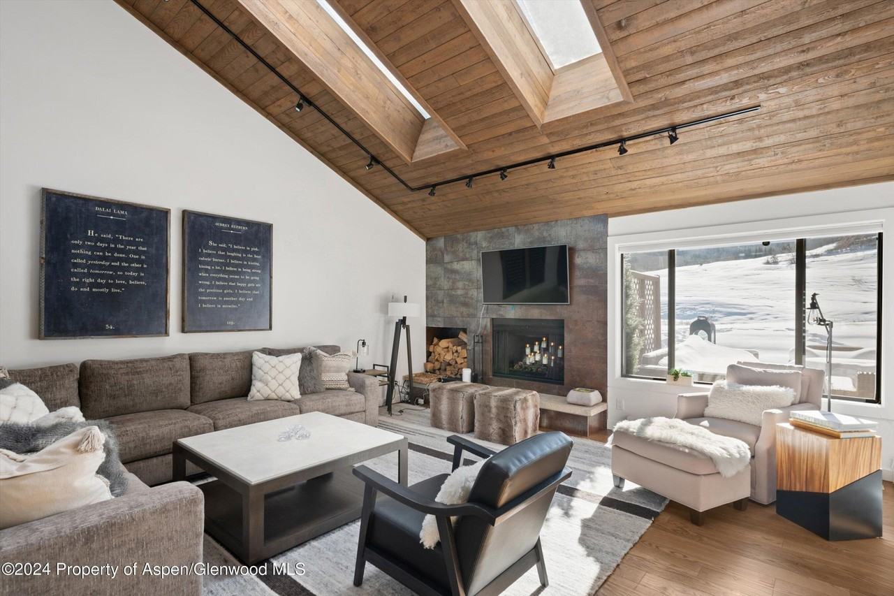 366 Snowmass Club Cir #2 - Photo 4 of 19