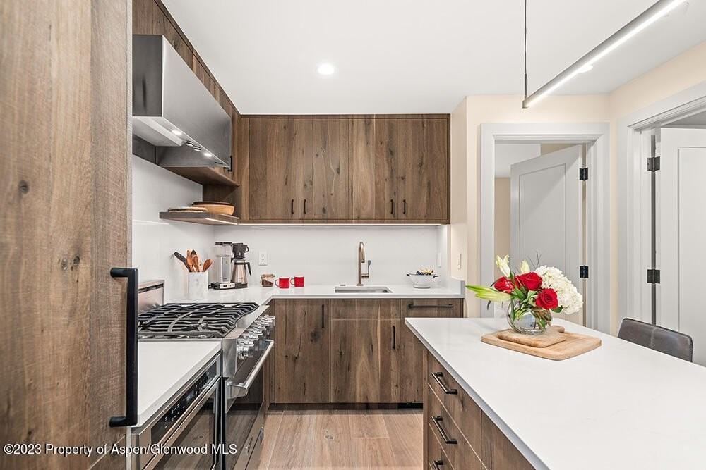 631 S Galena St #11 - Photo 5 of 23