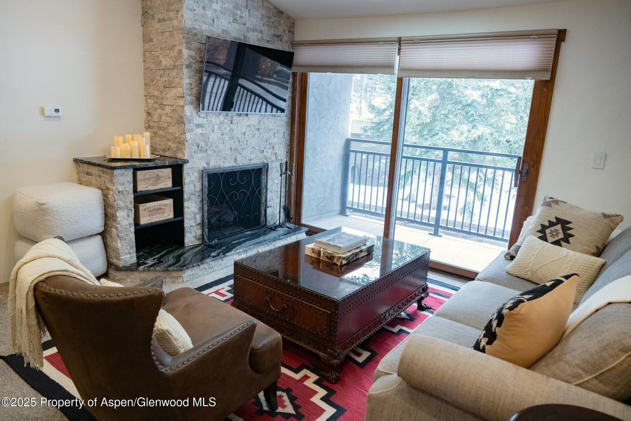 700 South Monarch Street #306 - Photo 2 of 30