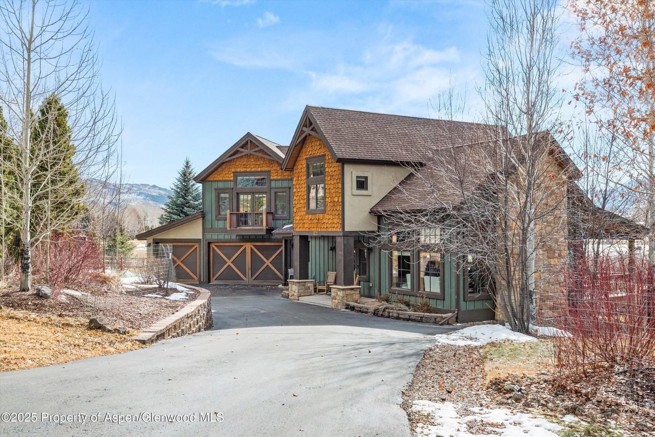 579 Larkspur Dr - Photo 2 of 42