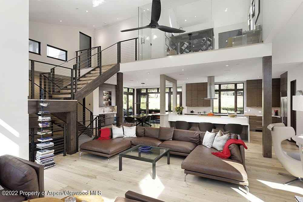 47 Mustang Cir - Photo 2 of 36