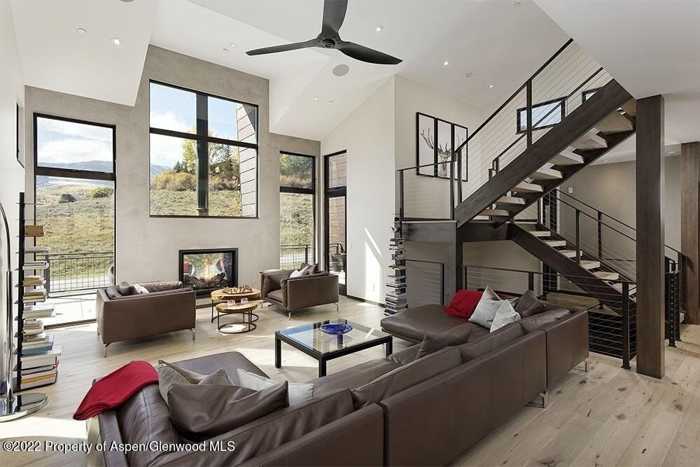 47 Mustang Cir - Photo 3 of 36