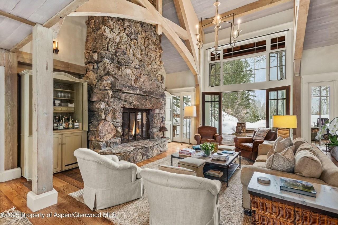 99 Steeplechase Dr - Photo 5 of 50