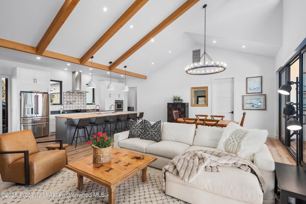 1840 Upper Cattle Creek Rd - Photo 3 of 37