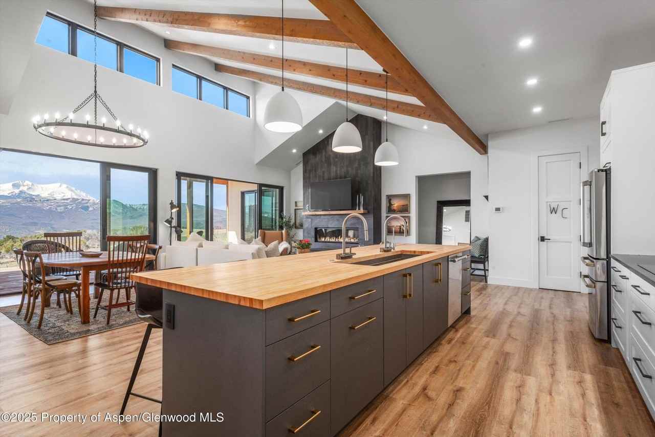 1840 Upper Cattle Creek Rd - Photo 6 of 37