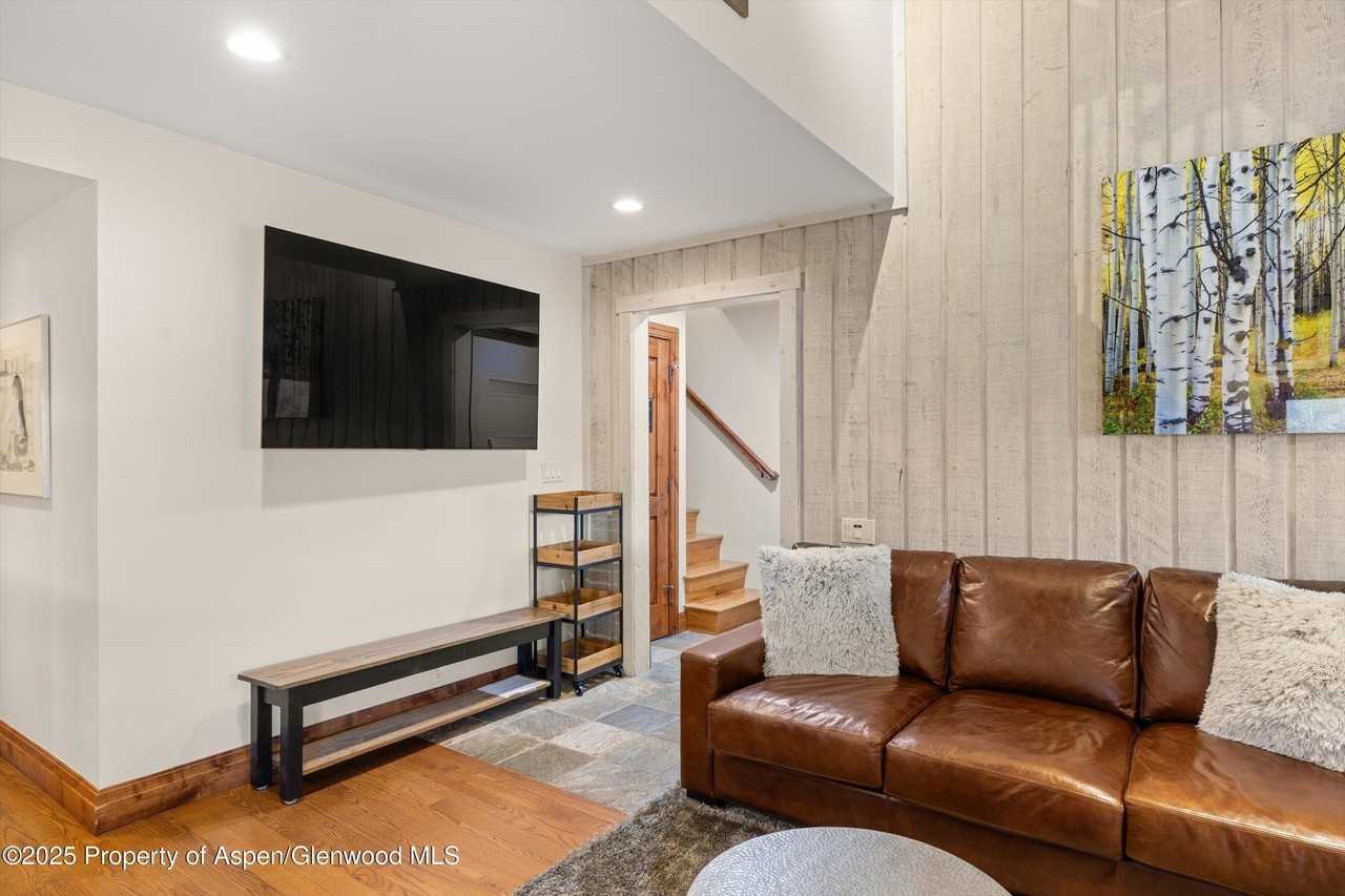 35 Lower Woodbridge Rd Unit W #W184 - Photo 6 of 32