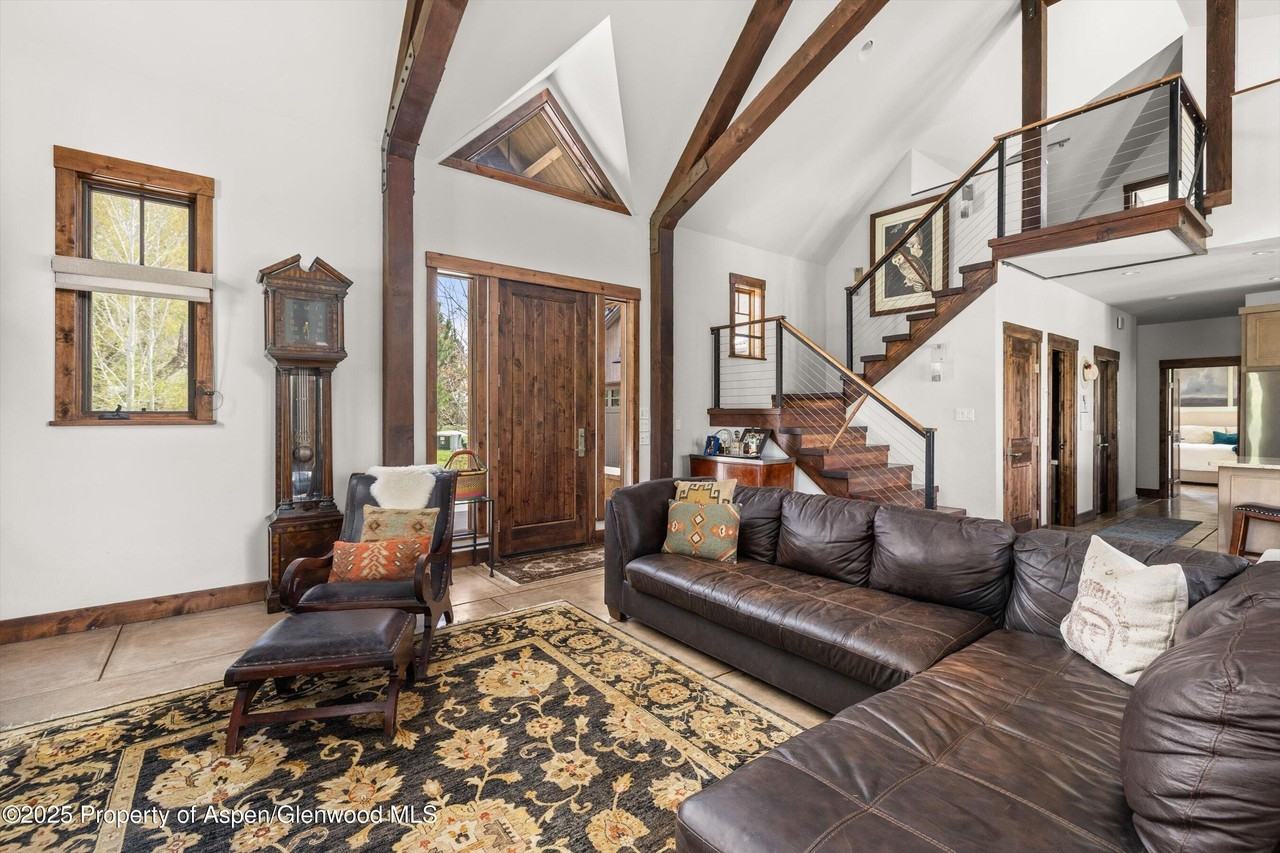 160 Equestrian Way - Photo 3 of 36