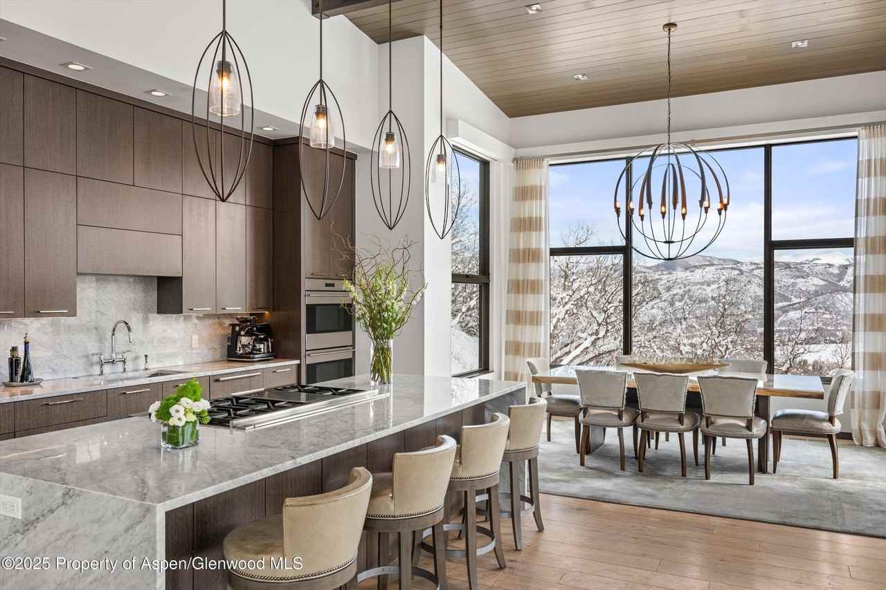 353 Terrace Dr - Photo 3 of 40