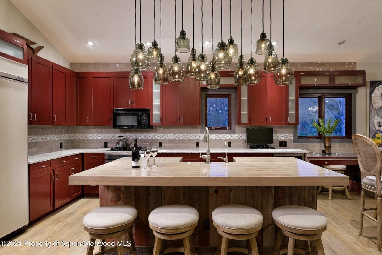 134 Ridge Rd - Photo 3 of 28