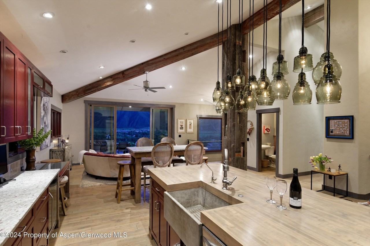 134 Ridge Rd - Photo 4 of 28