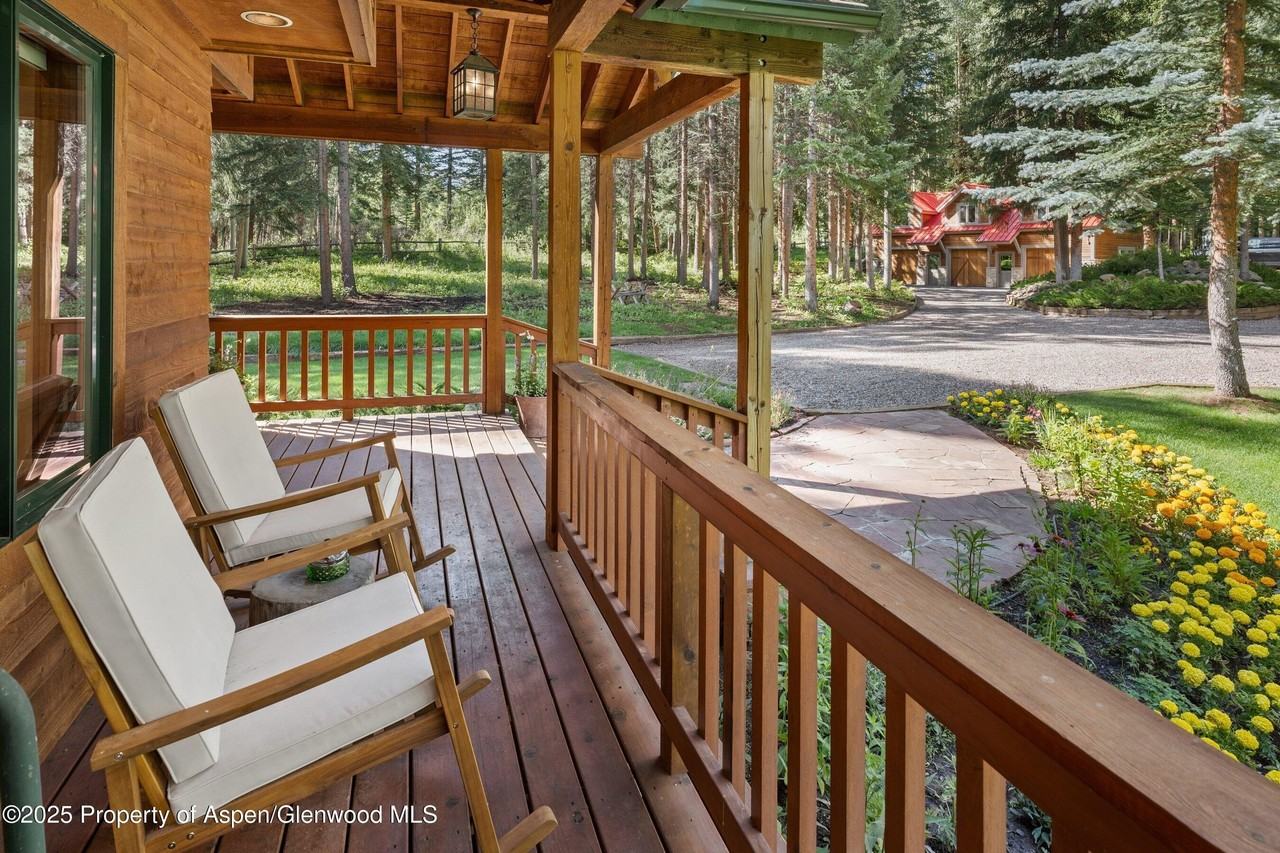 9676 Castle Creek Rd - Photo 5 of 21