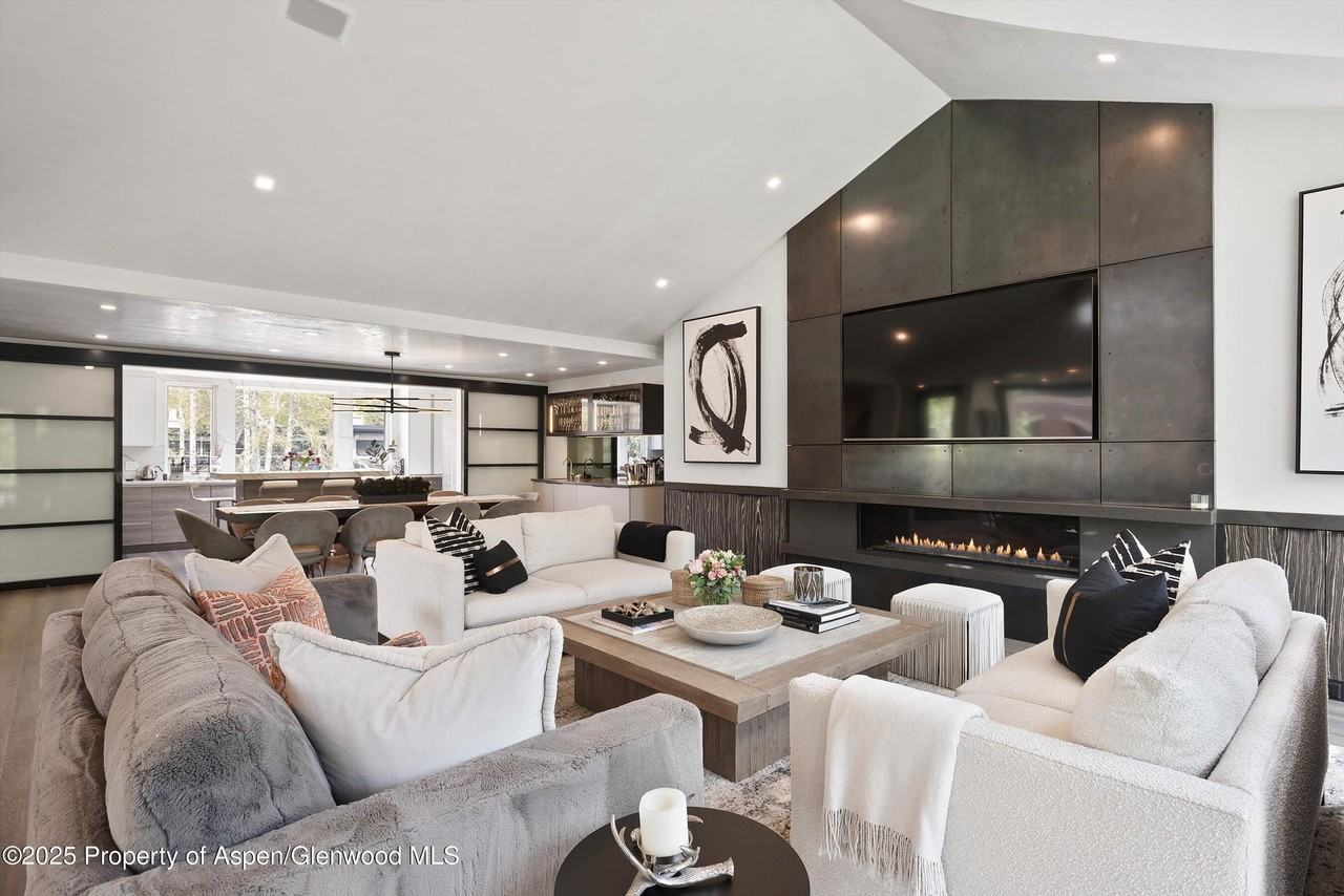 120 S Spring St Unit 1 #1 - Photo 6 of 37