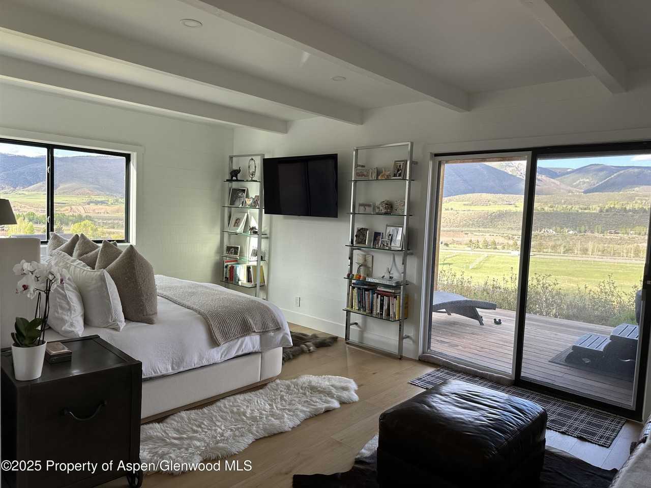 652 Upper Ranch Road - Photo 3 of 30