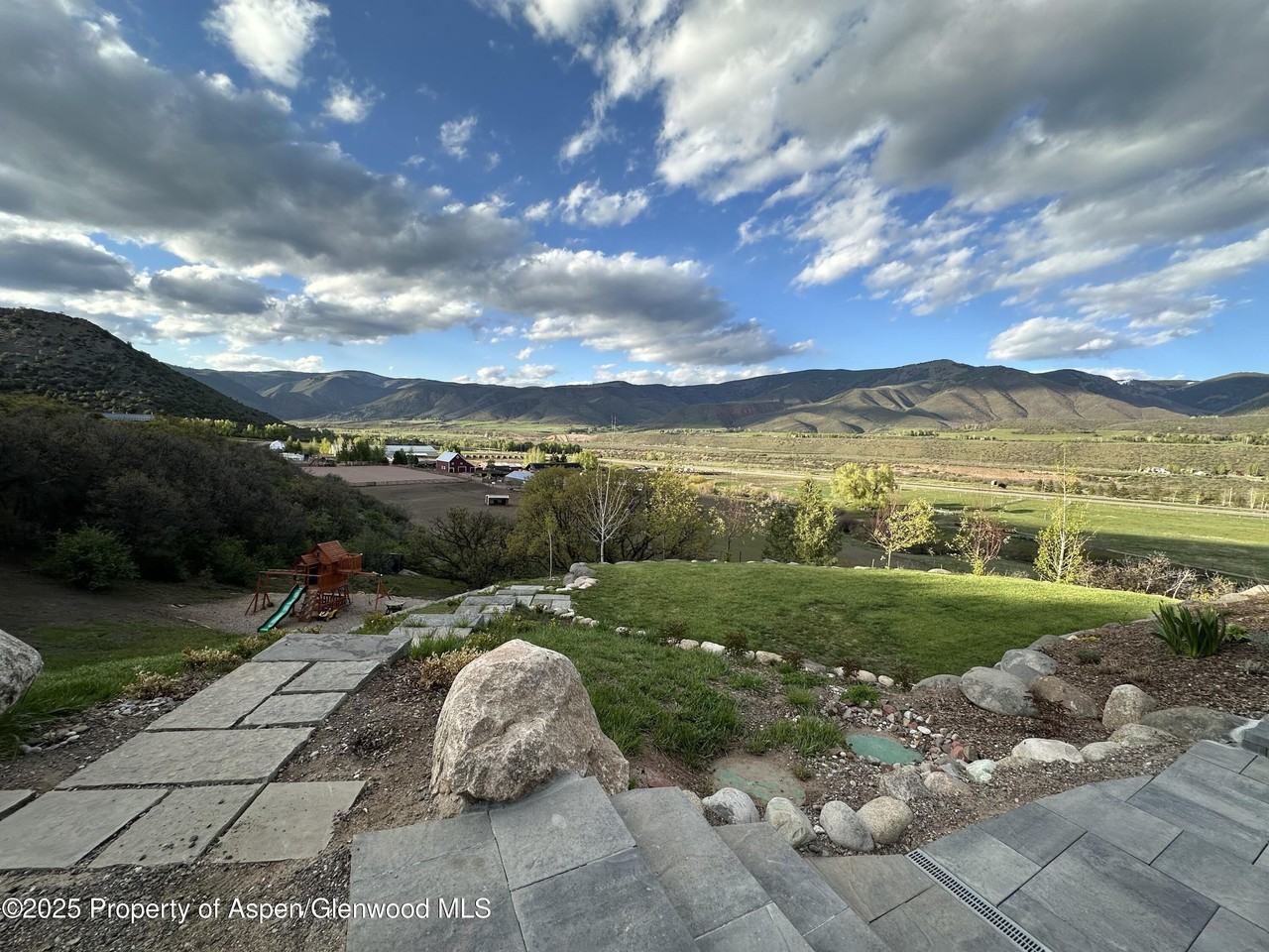 652 Upper Ranch Road - Photo 5 of 30