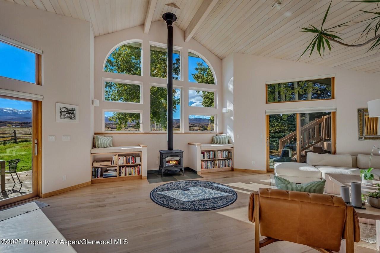 116 Katydid Ln - Photo 3 of 29