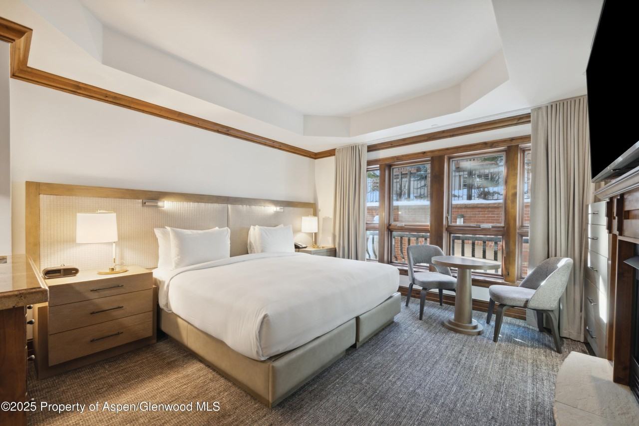 400 E Dean St Unit 43 - Photo 2 of 18