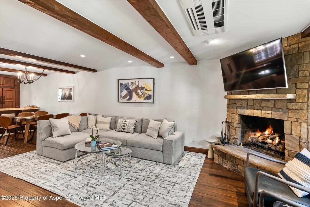 710 S Mill St Unit 6 #6-7 - Photo 2 of 34