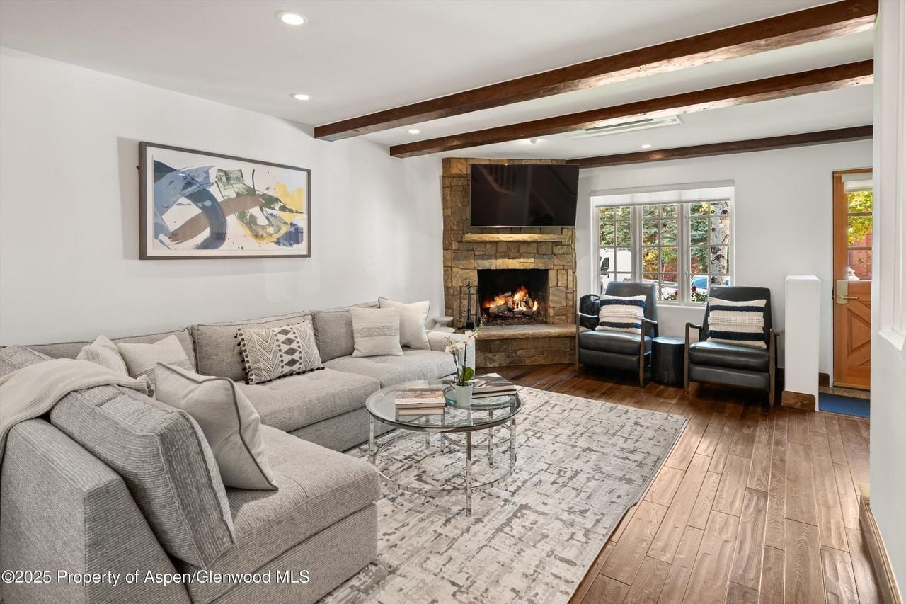 710 S Mill St Unit 6 #6-7 - Photo 5 of 34