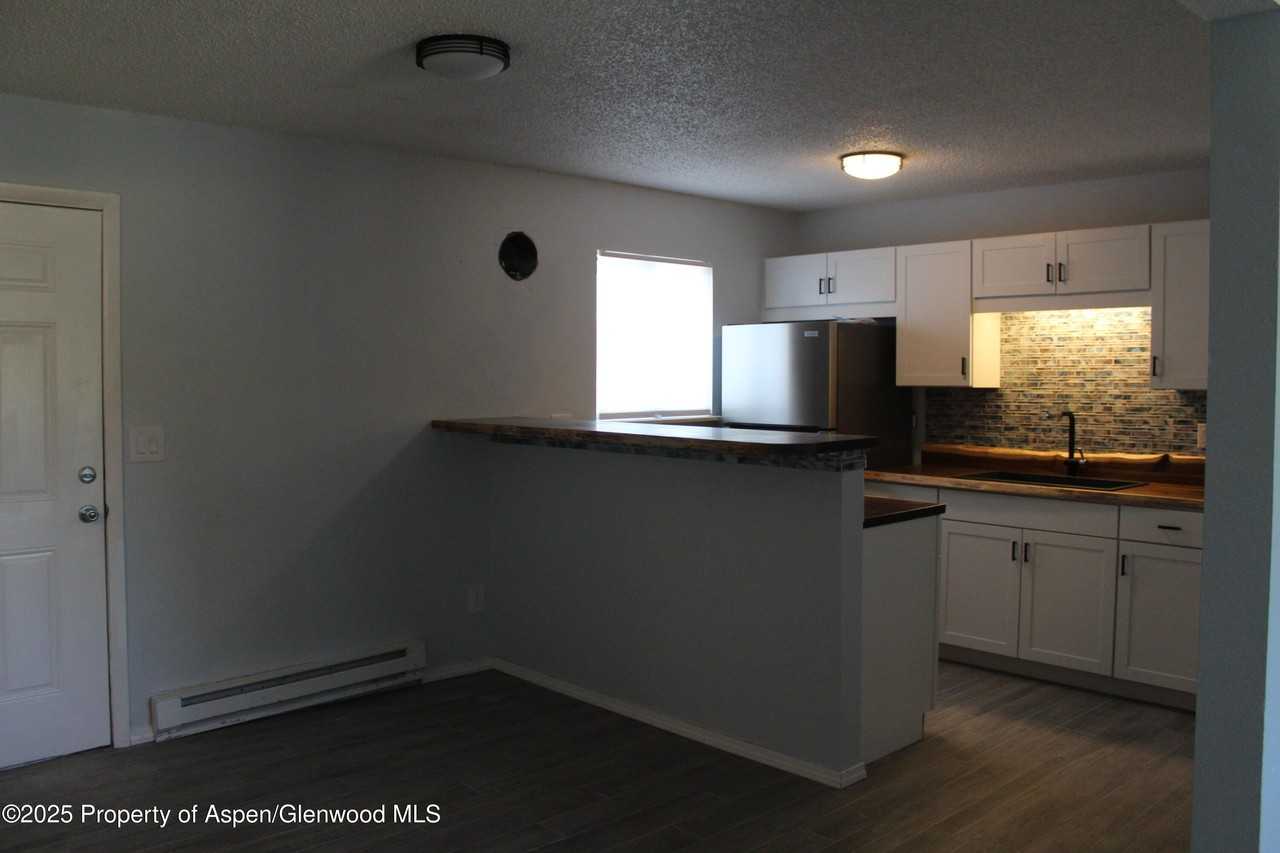 1322 East 7th Street #3 - Photo 5 of 8