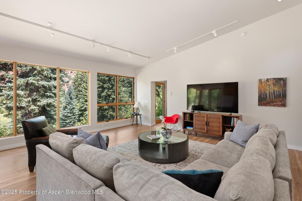 768 Kings Lake Rd - Photo 2 of 42